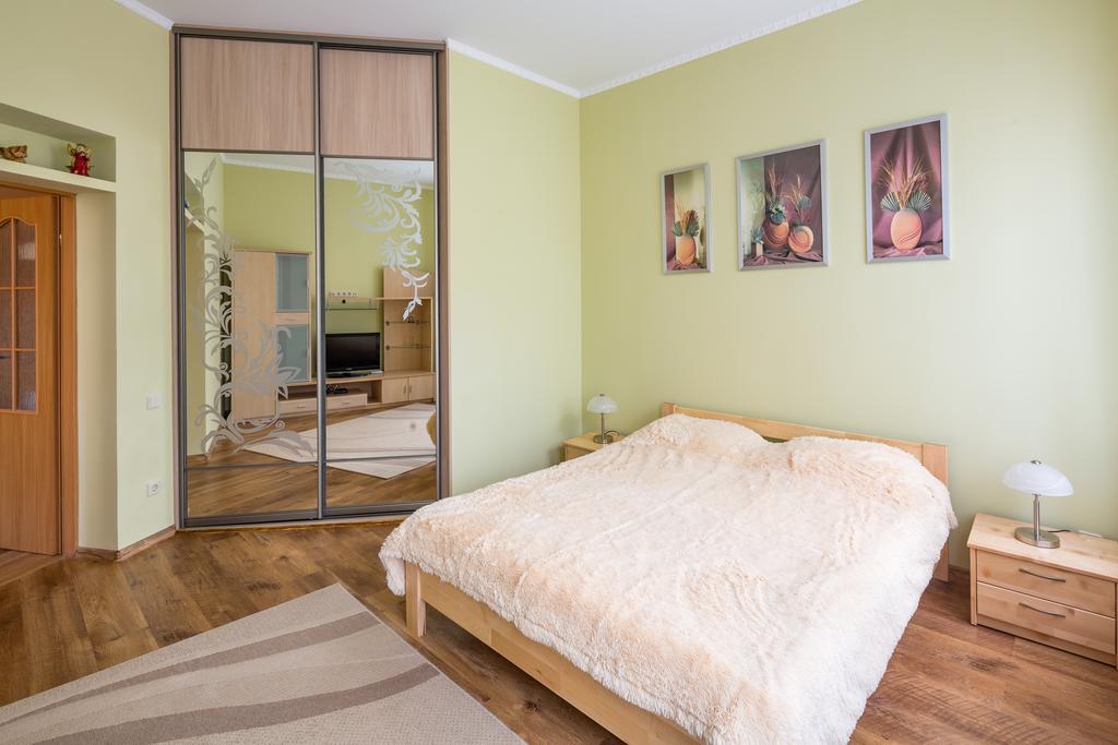 Apartmán Rynok Square 5 Зі Світлом! Lvov Exteriér fotografie